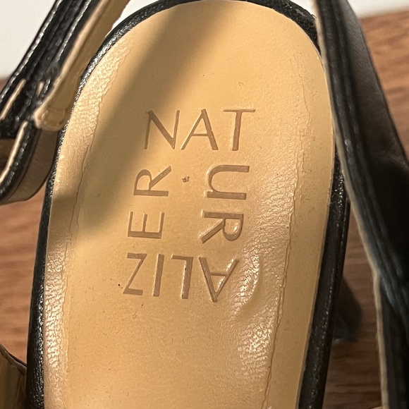 Naturalizer Barrie, Black Smooth High Heel (3") Sandal size 9.5 - Picture 2 of 8